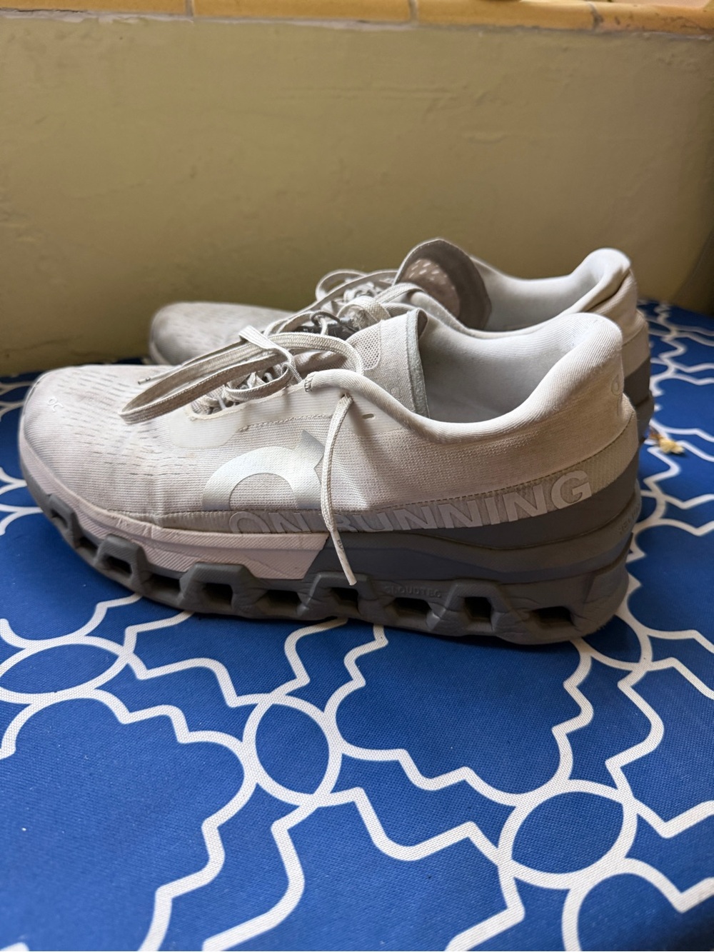 On Running Women’s Athletic Shoes in Light Beige and Gray - Picture 4 of 10
